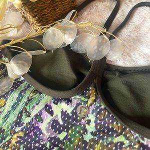 Lululemon Power Y Plum & Olive Floral Tank w/ Built-in Shelf Bra Sz 4